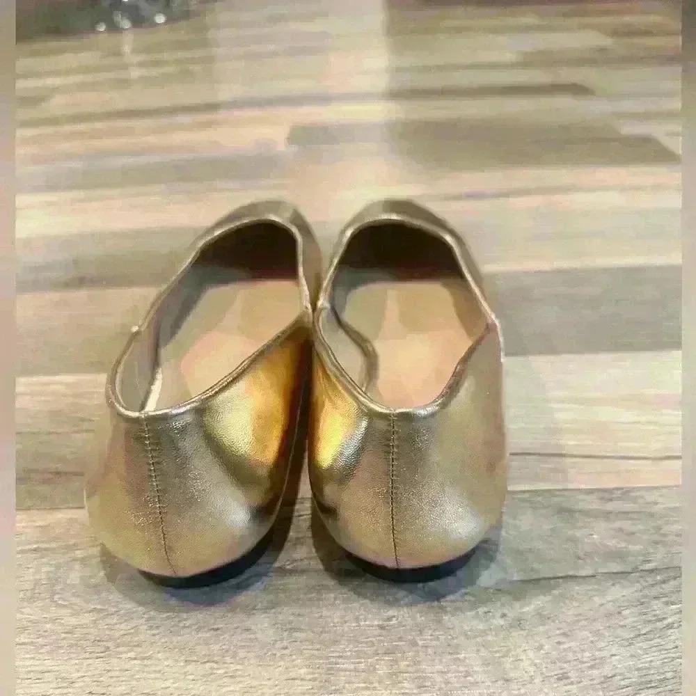Size 10 Cato Women’s Gold Metallic Loafers - Picture 3 of 4